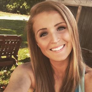 Meet your Posher, Hilary